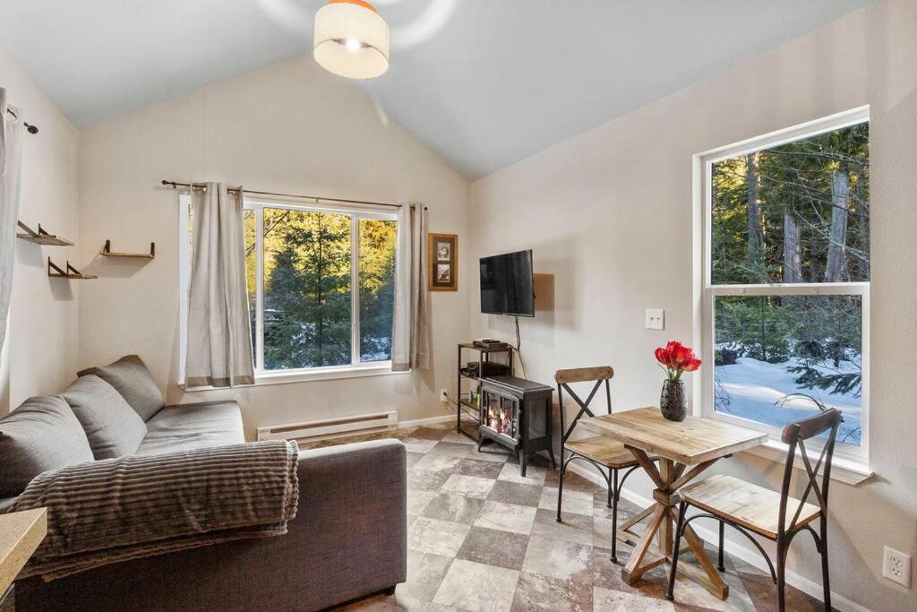 Cozy Tiny Home Steps Away From Mt. Rainier Ashford Exterior photo