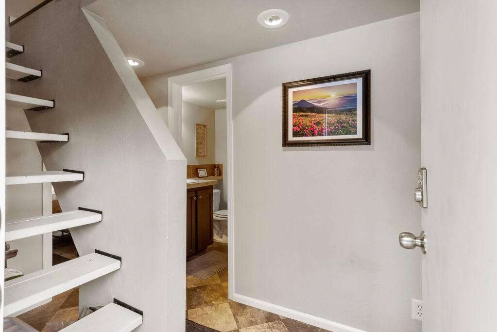 Cozy Tiny Home Steps Away From Mt. Rainier Ashford Exterior photo