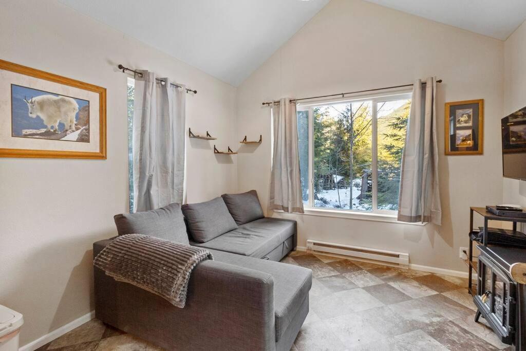 Cozy Tiny Home Steps Away From Mt. Rainier Ashford Exterior photo